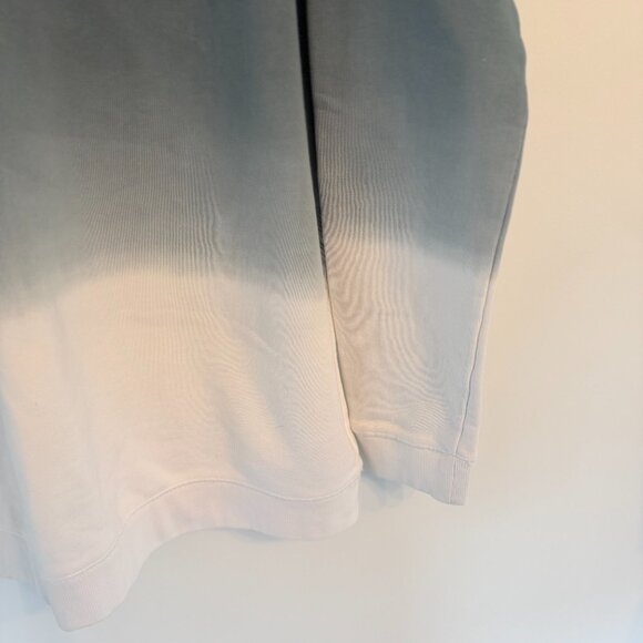 🖤 Peloton Women’s Dip-Dye Ombre Sweatshirt – Black/Gray to White – Size XXL - Picture 3 of 4